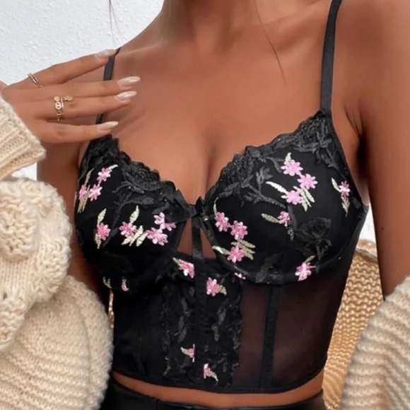 Boho black floral lace sheer corset style bralette crop - Picture 4 of 4